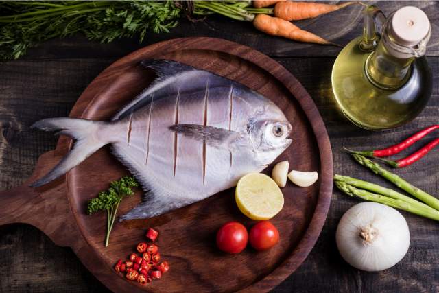10 Delicious Ways to Cook White Pomfret Fish for Your Next Meal
